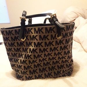 MK purse Like new!